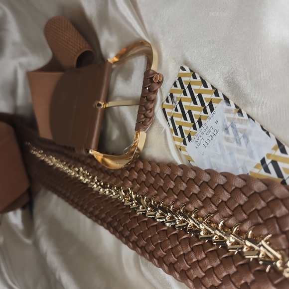 Adrienne Vittadini NWT Gold Tone Hardware 2X Belt - Picture 6 of 7